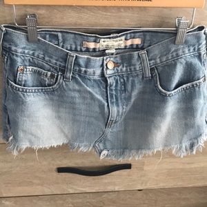 Abercrombie & Fitch distresses denim skirt